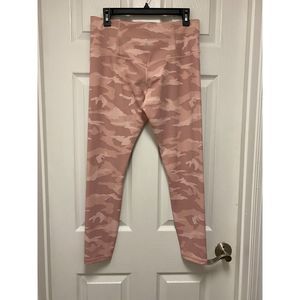 Athleta Elation Pink Camo 7/8 Tight Sz Large Tall EUC - Please read description